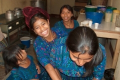 phoca_thumb_l_guate girls 5